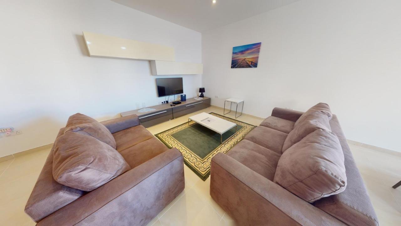 Spacious 2 Bedroom Apartment In Sliema Exteriör bild